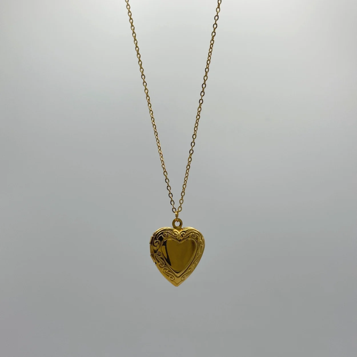 Collar Relicario de Corazón